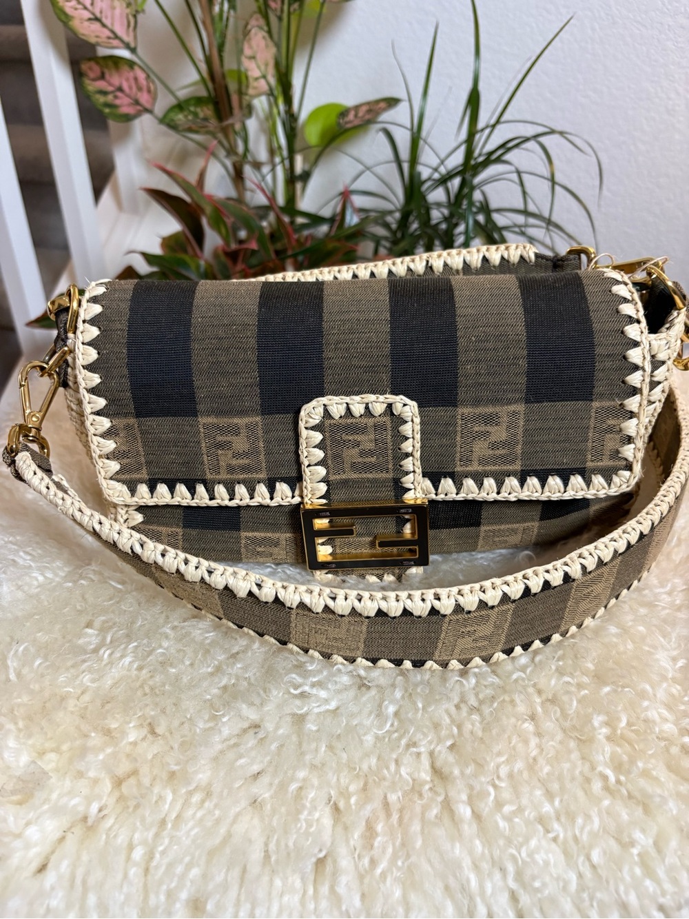 FENDI Fabric Jacquard Raffia Straw Pequin Gingham Woven Baguette Beige Black - Picture 3 of 16